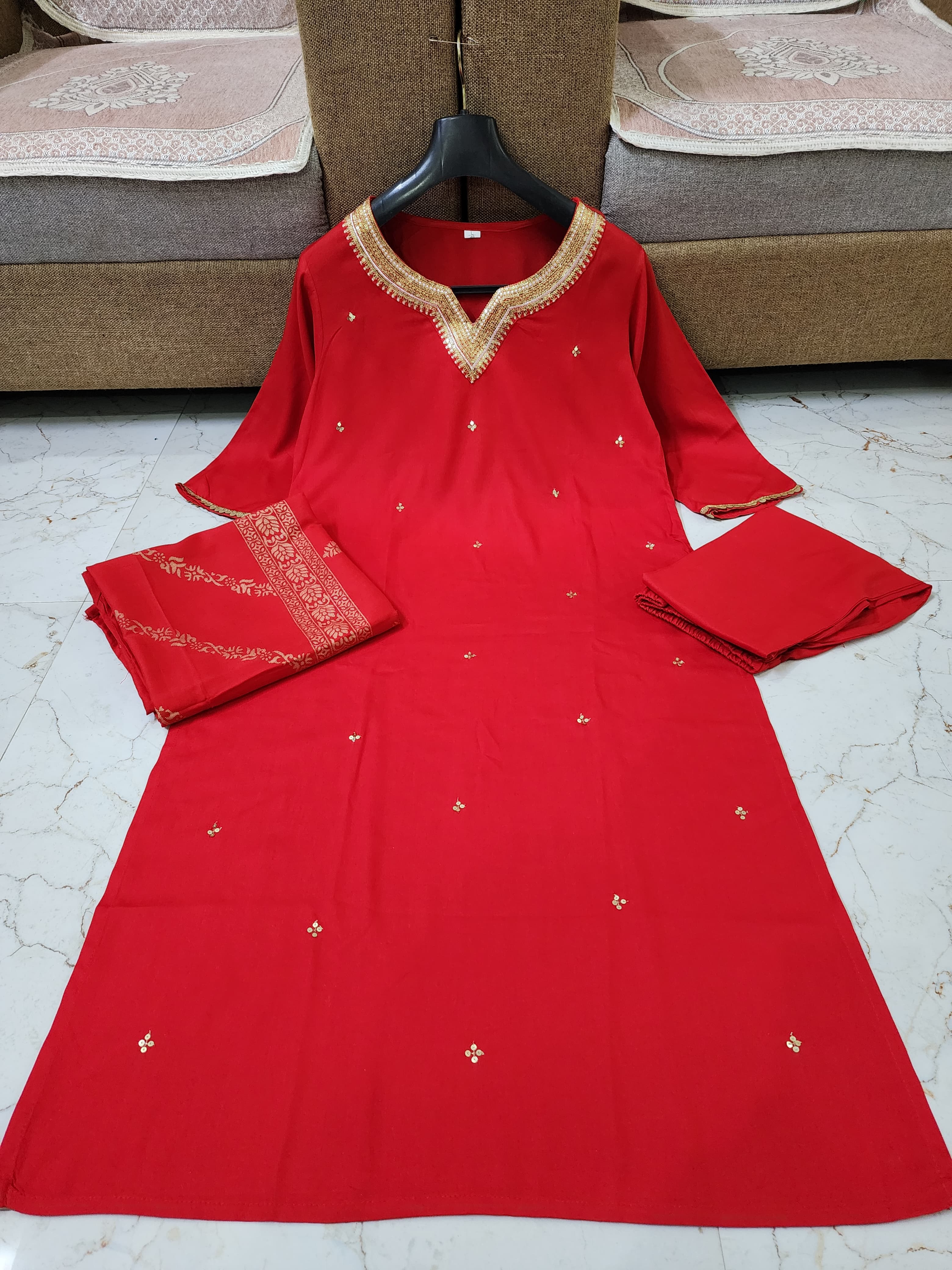 Reyon export Quality fabric kurti with pant and full Dupatta