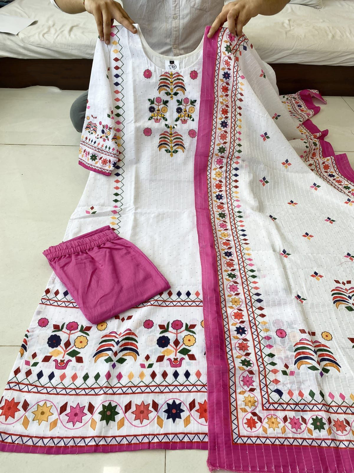 Muslin Classic Print 3-Piece Kurti Pant Set with Dupatta