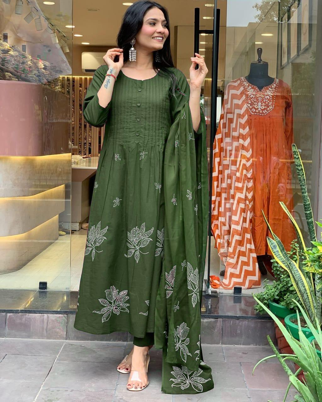 Elegance V-Neck Kurti Pant Dupatta Set