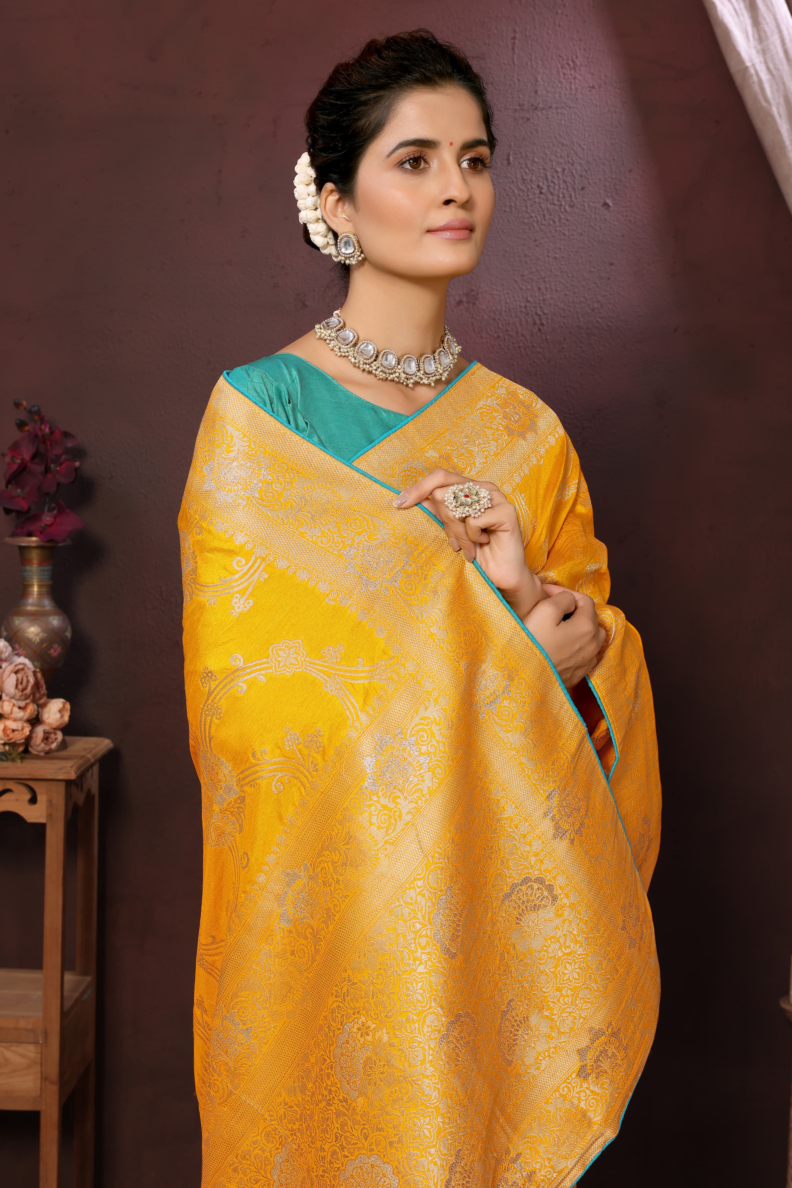 Jacquard Dola Silk Saree With Blouse