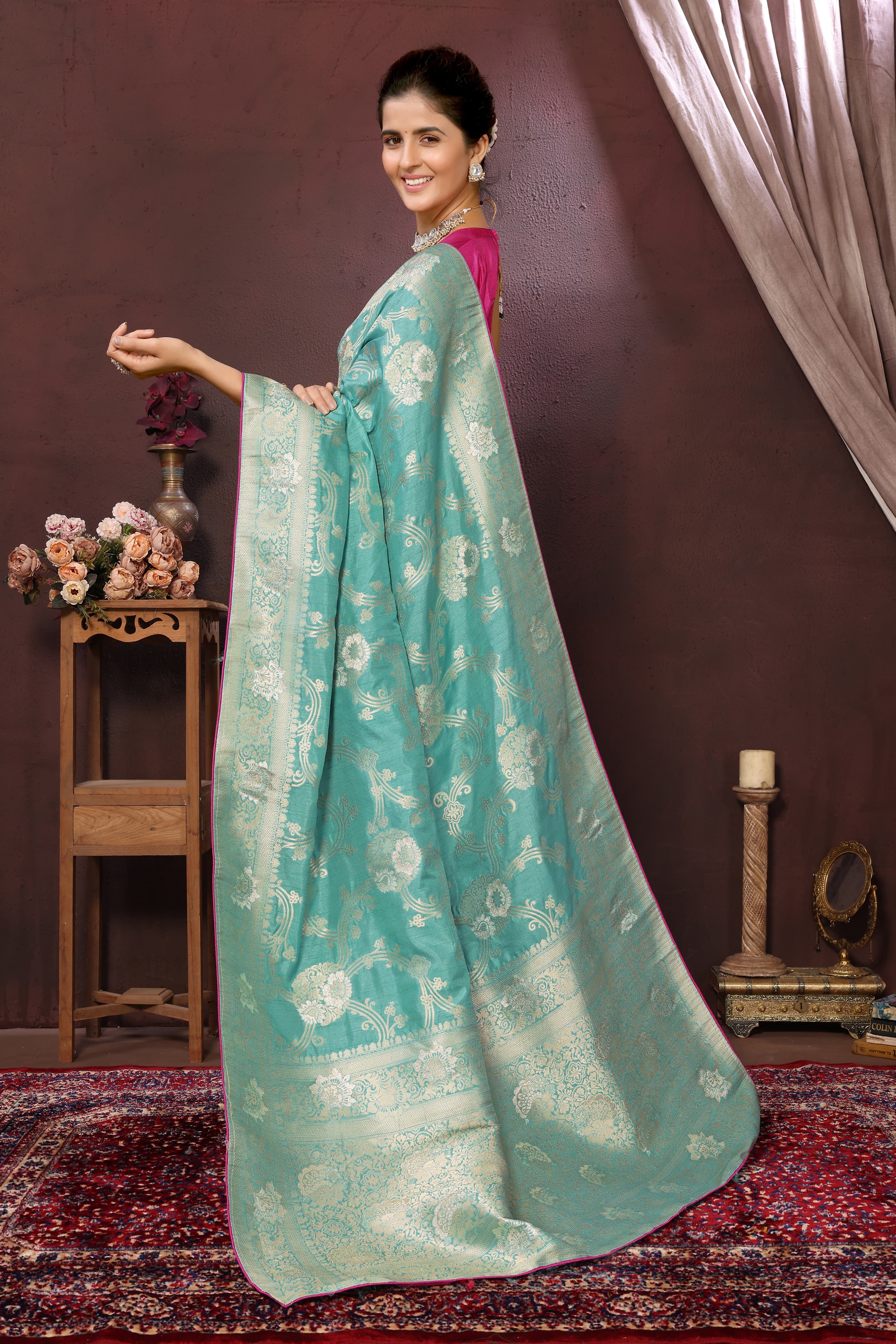 Jacquard Dola Silk Saree With Blouse