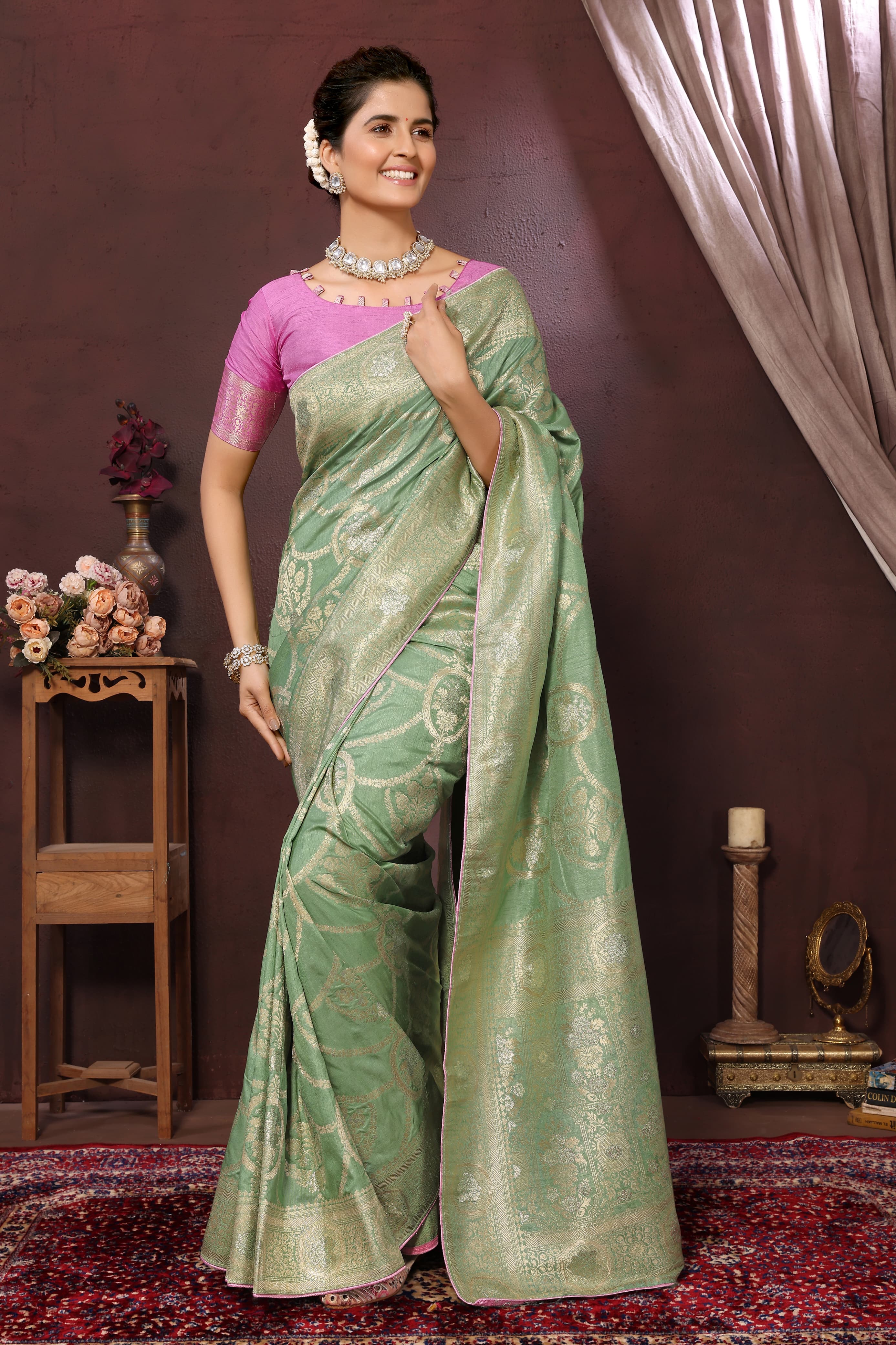 Jacquard Dola Silk Saree With Blouse