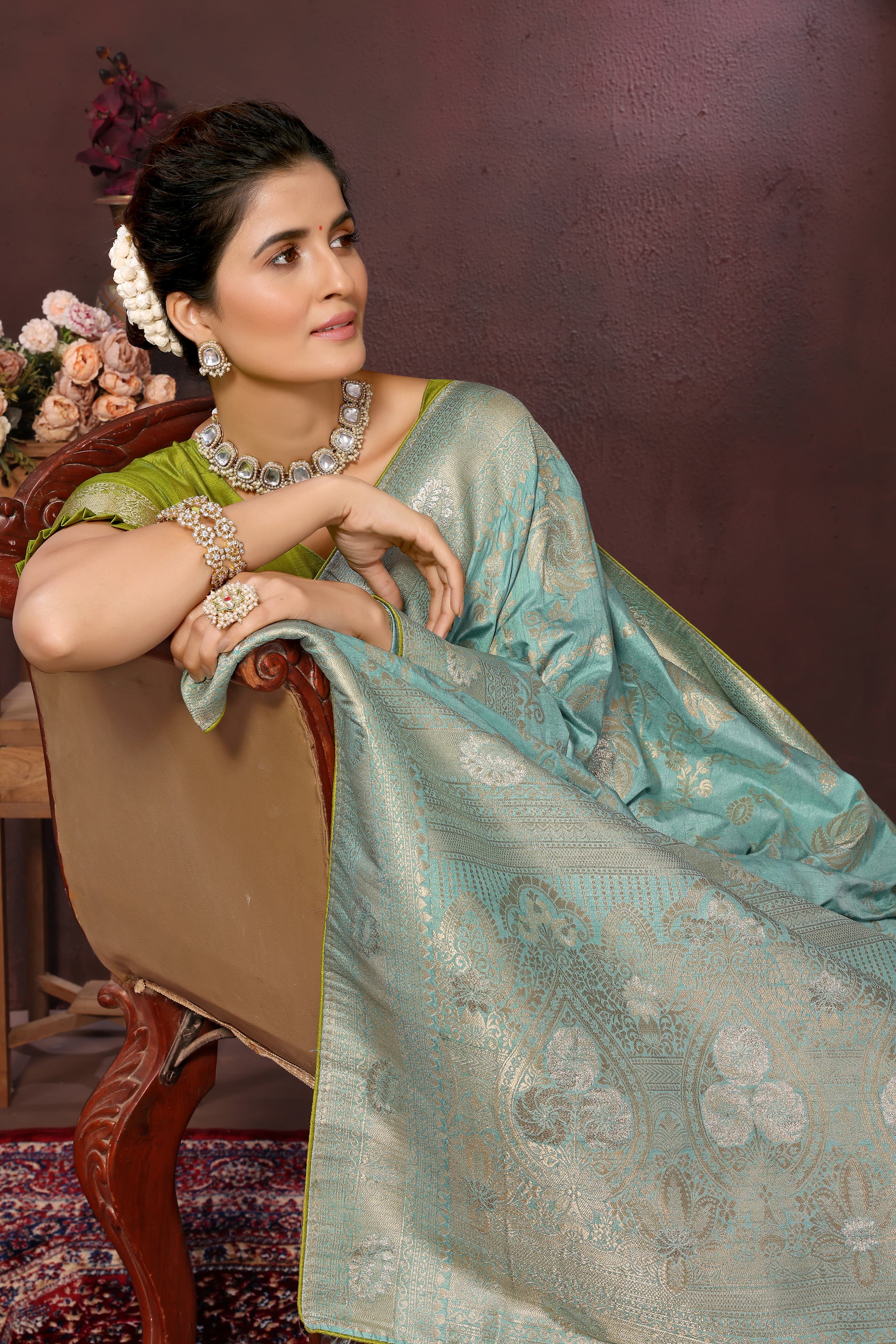 Jacquard Dola Silk Saree With Blouse