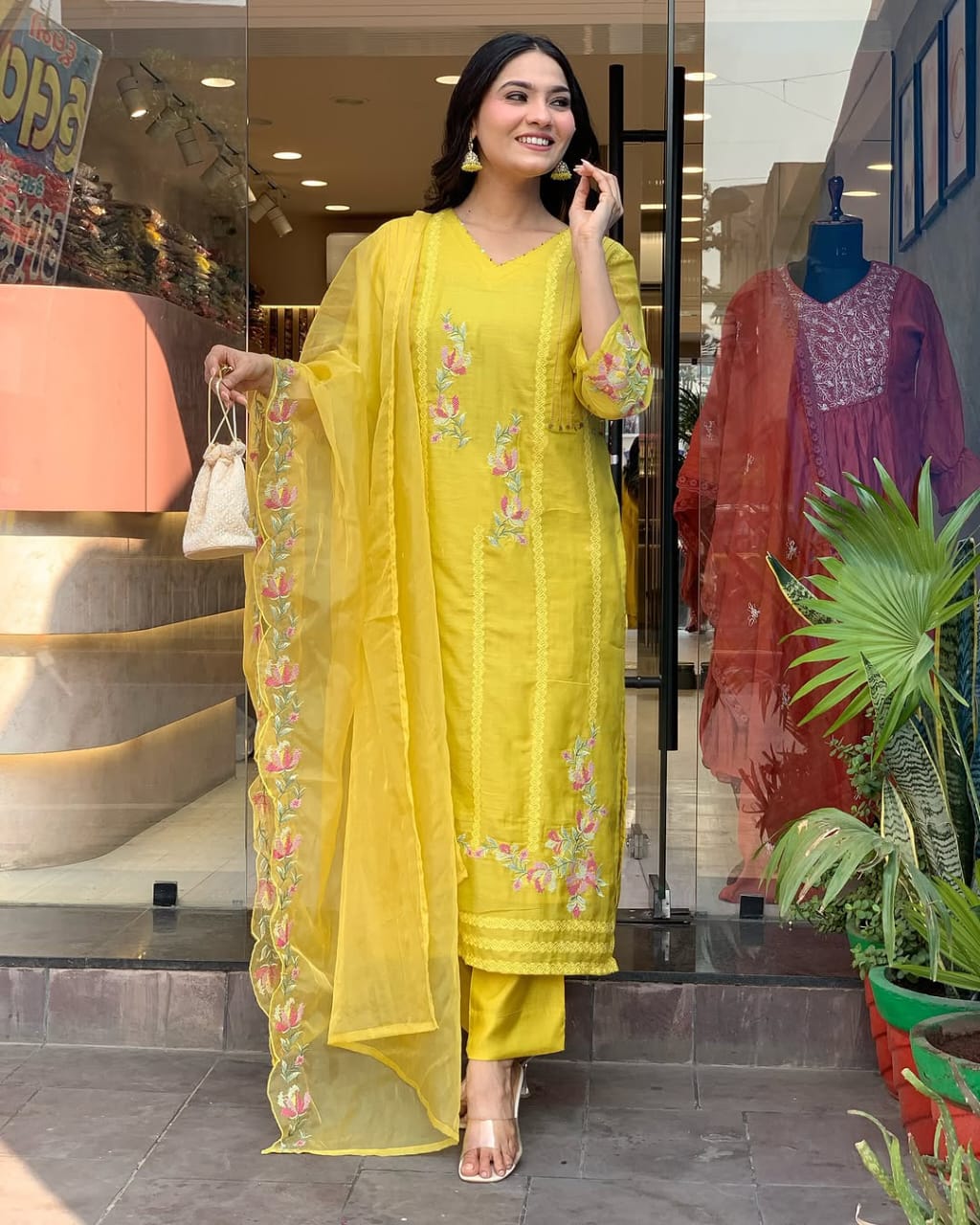 Noor-E-Zehra Chandri Handwork Kurta Set
