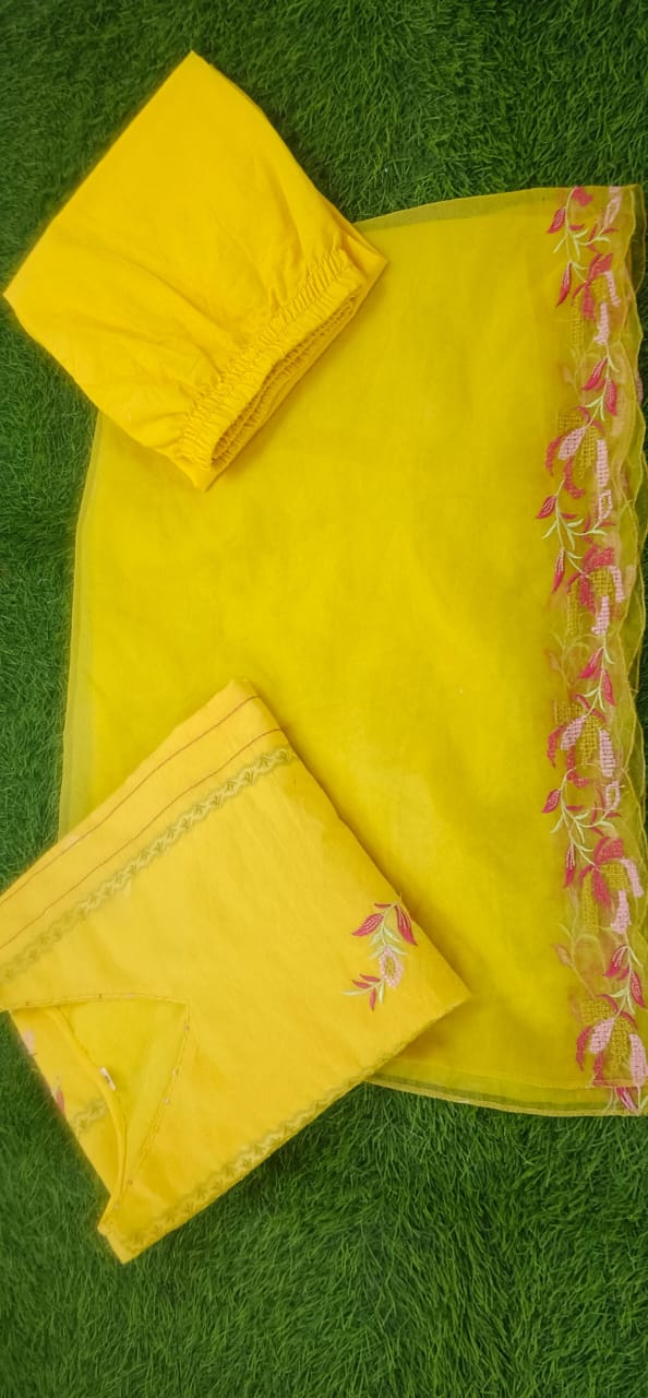 Noor-E-Zehra Chandri Handwork Kurta Set