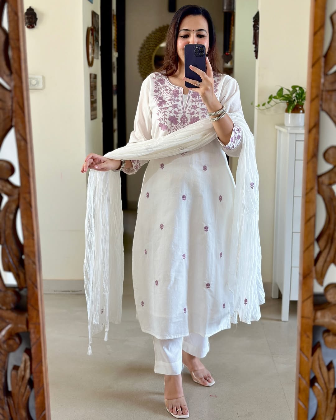 Noor-e-Khadi White Embroidered Khadi Flex Suit Set