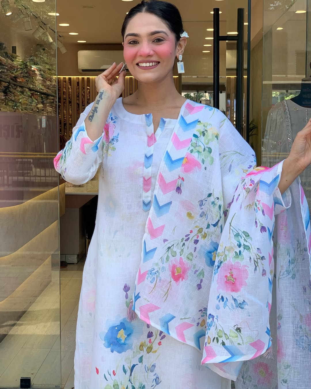 Trending Naaz White Linen Suit Set