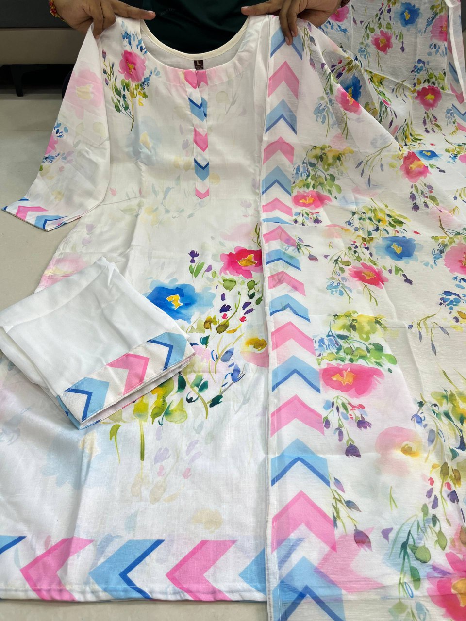 Trending Naaz White Linen Suit Set