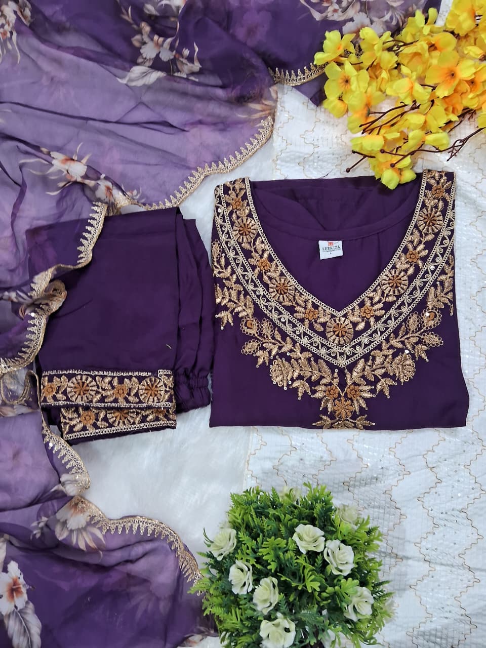 Noorvi Embroidery Sequins Kurti Set