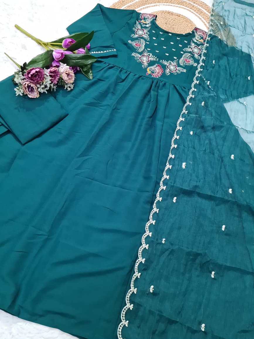 Morpankhi Silk Grace Embroidered Kurti Pant Dupatta Set