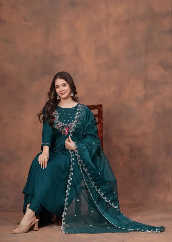 Morpankhi Silk Grace Embroidered Kurti Pant Dupatta Set