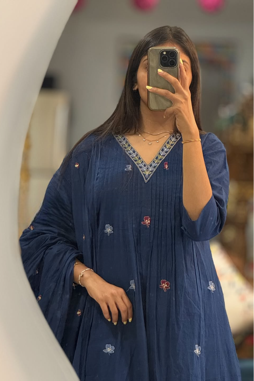 New Design Cotton Embroidered Suit Set