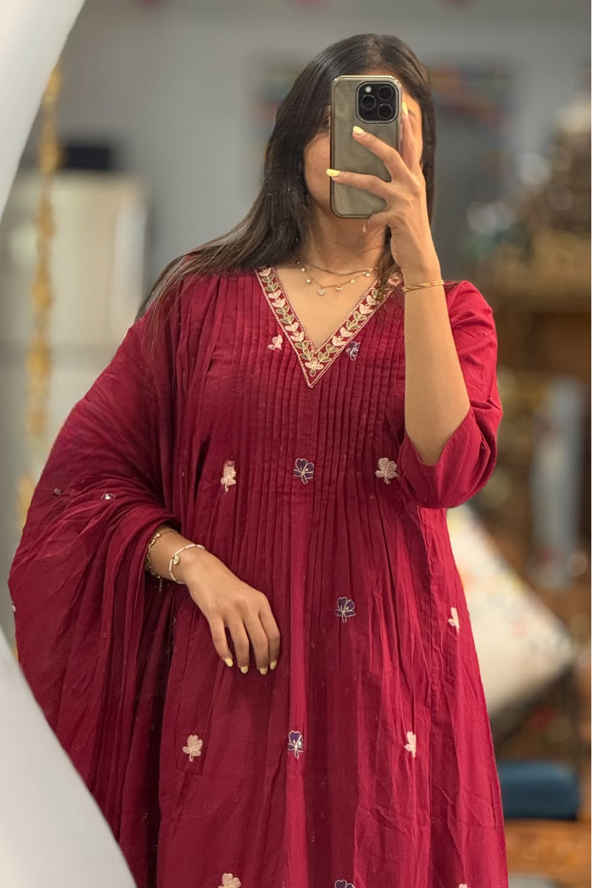 New Design Cotton Embroidered Suit Set