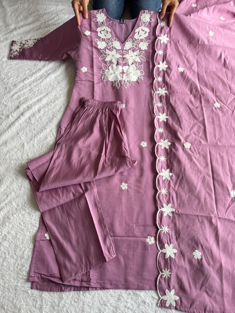 Noorvi Roman Silk Embroidery Kurta Set