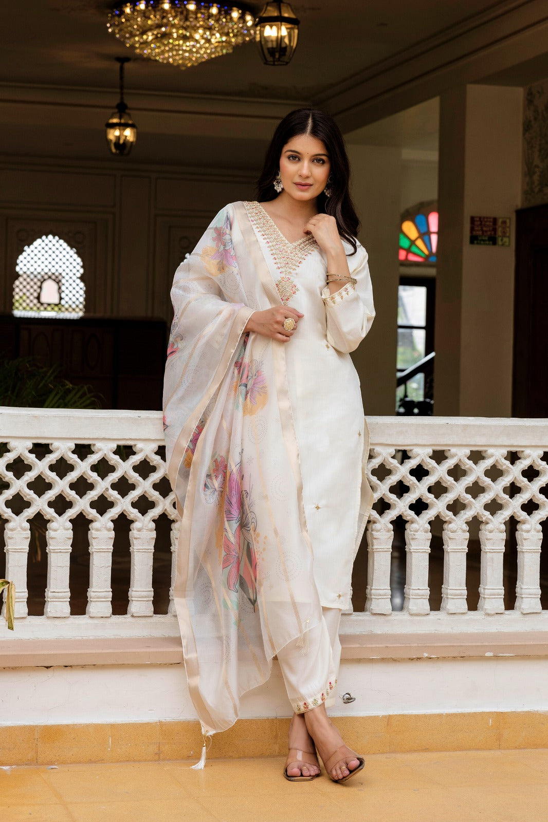 Safed Noor Viscose Chanderi Embroidered Kurta Set