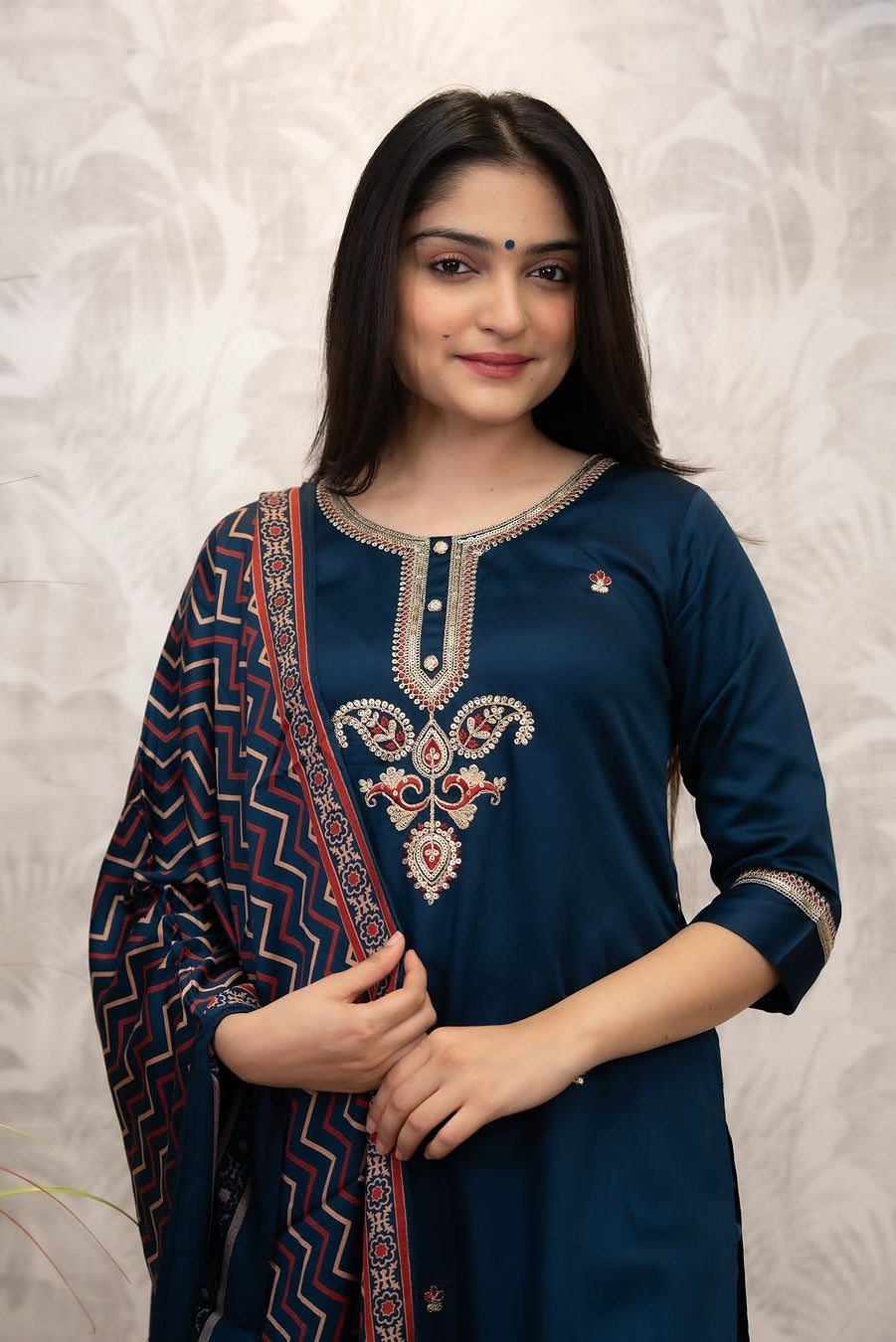 Kashmiriya Sequence Kurta Pant And Dupatta Set