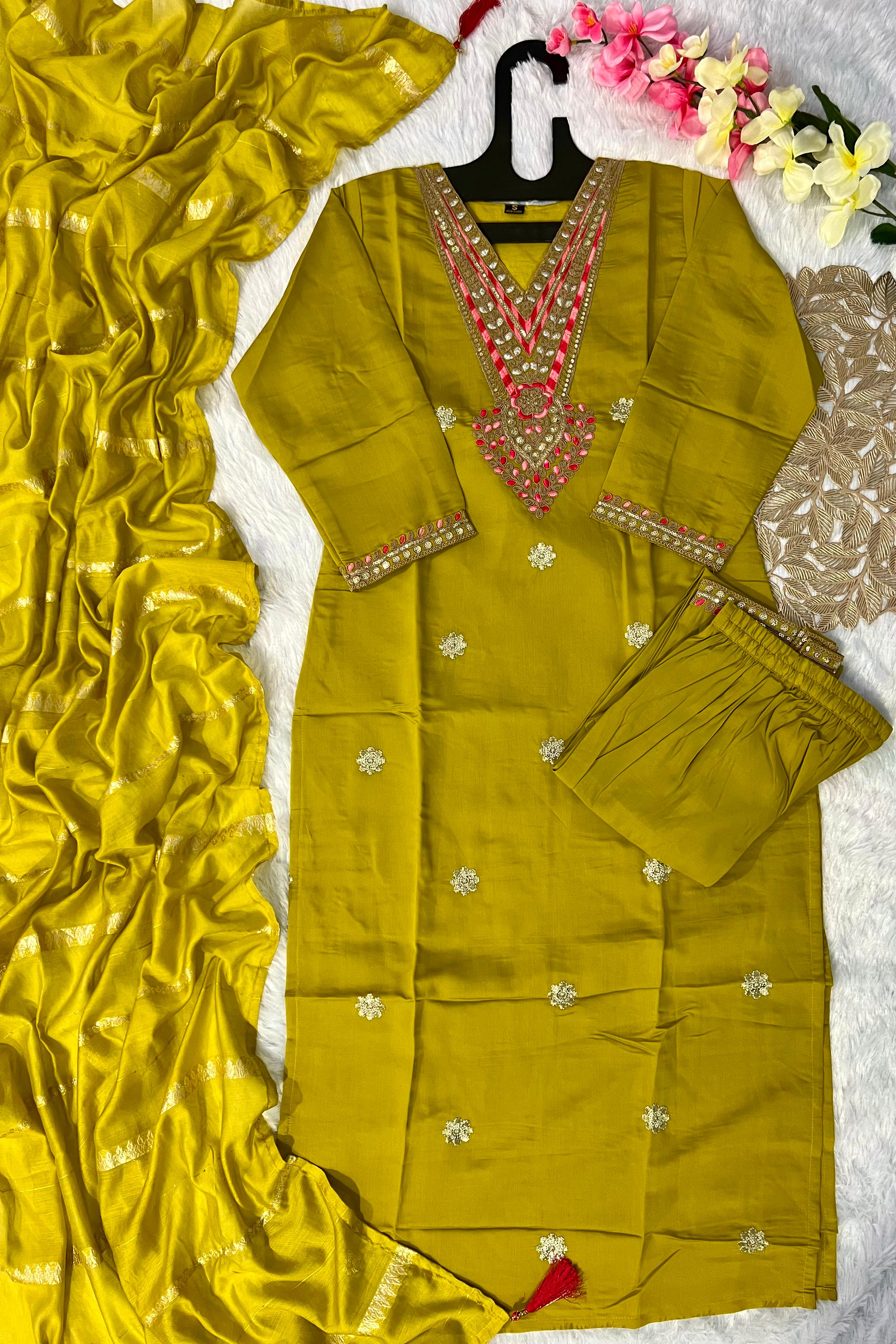 Beautiful Nazaara Kurta Pant Dupatta Set