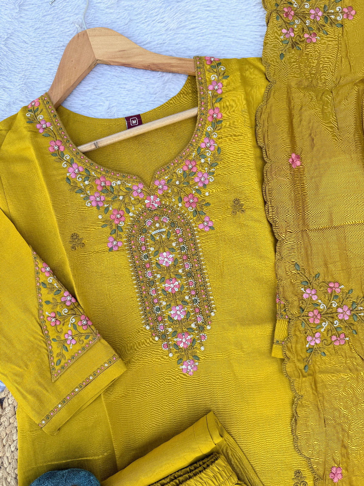 Mehendi Sugandha Designer 3-Piece Set