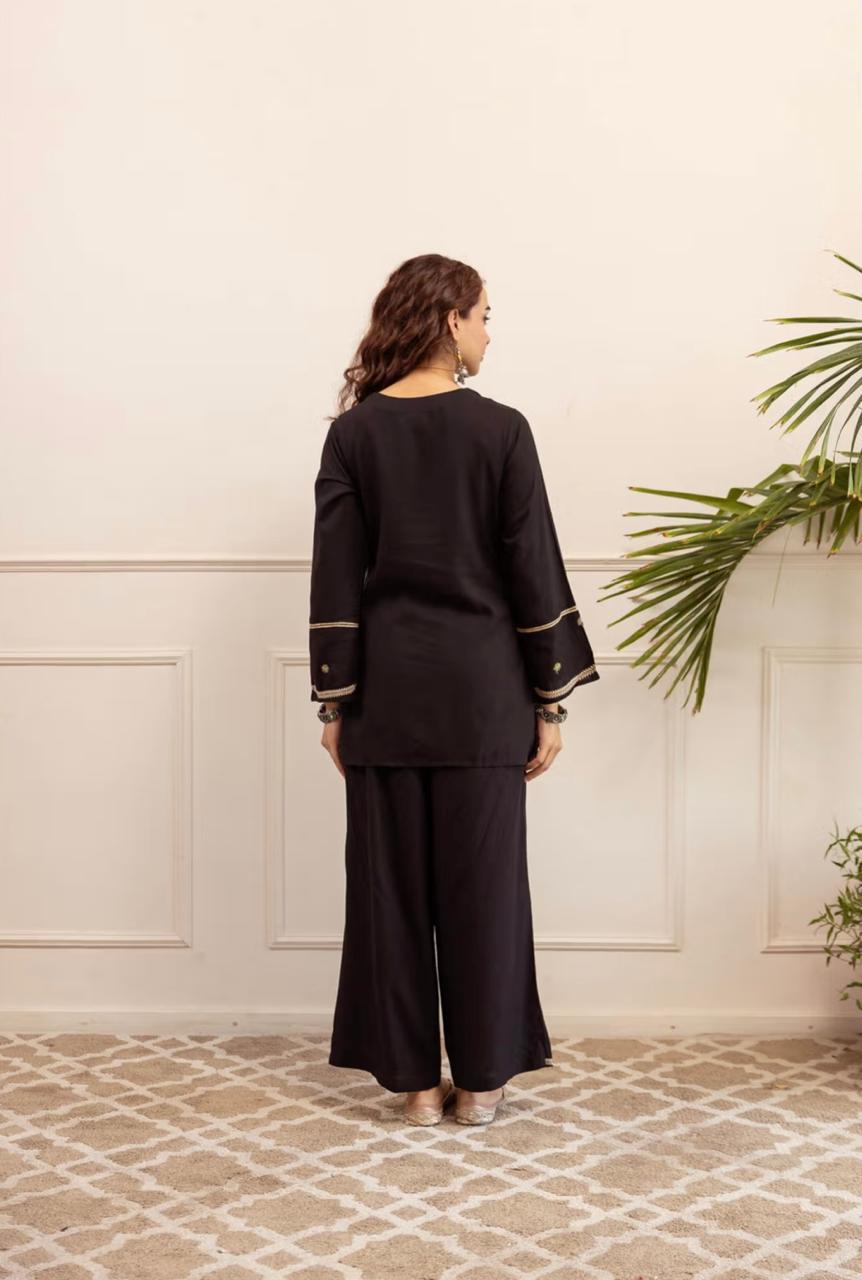 Noir Aabha Pure Cotton Embroidered Co-Ord Set