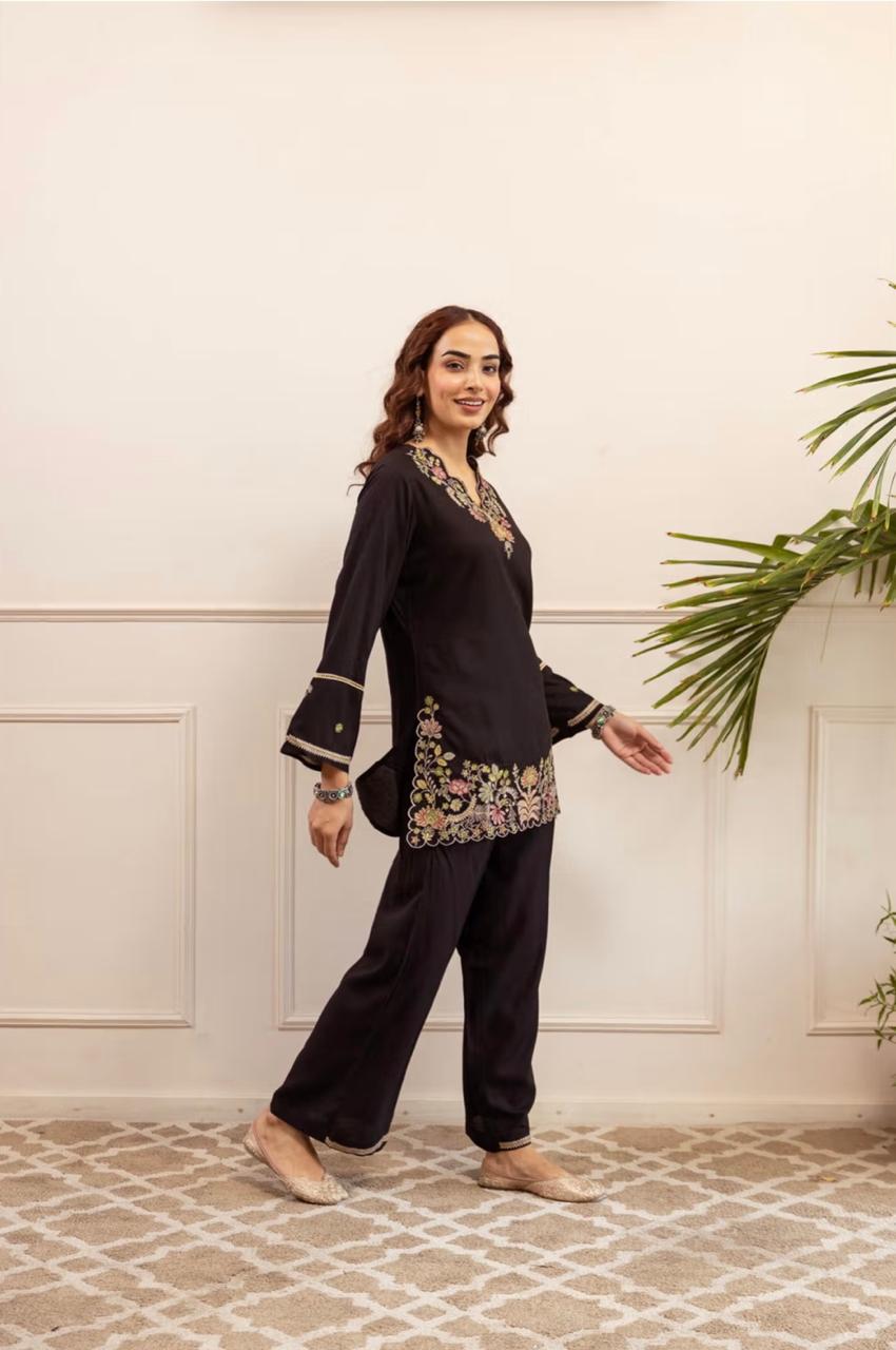 Noir Aabha Pure Cotton Embroidered Co-Ord Set
