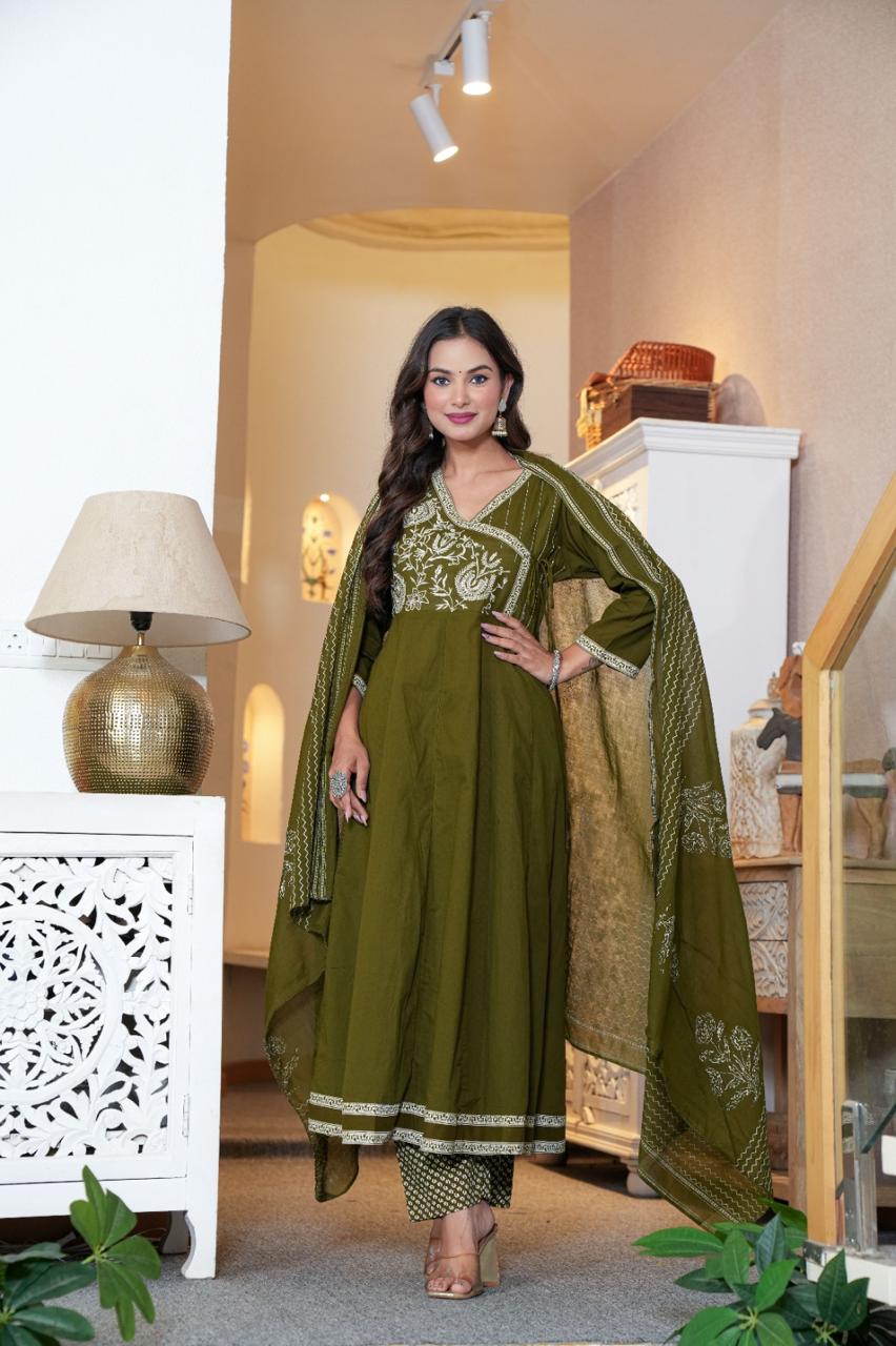 Mehendi Aavriti Heavy Cotton Embroidered Suit Set