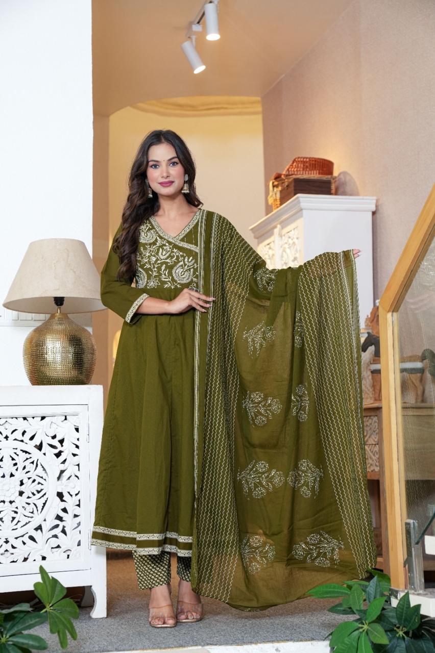 Mehendi Aavriti Heavy Cotton Embroidered Suit Set