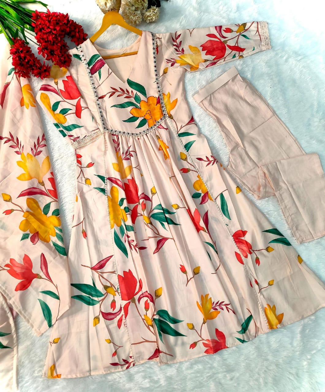 Creamvaani Printed Cotton Kurti Pant Dupatta Set