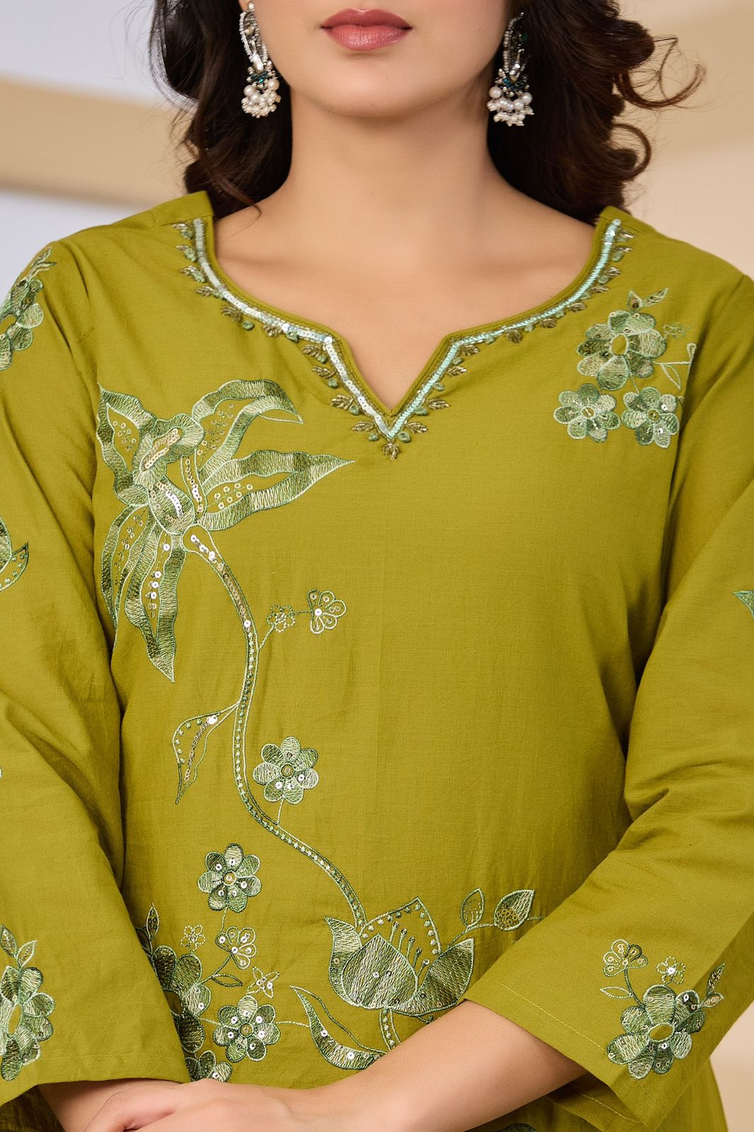 Mridvanshi Handwork Embroidered Cotton Kurta Set
