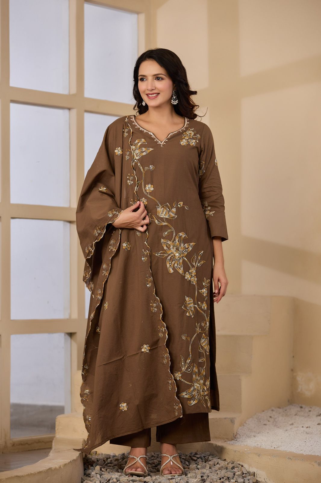 Mridvanshi Handwork Embroidered Cotton Kurta Set