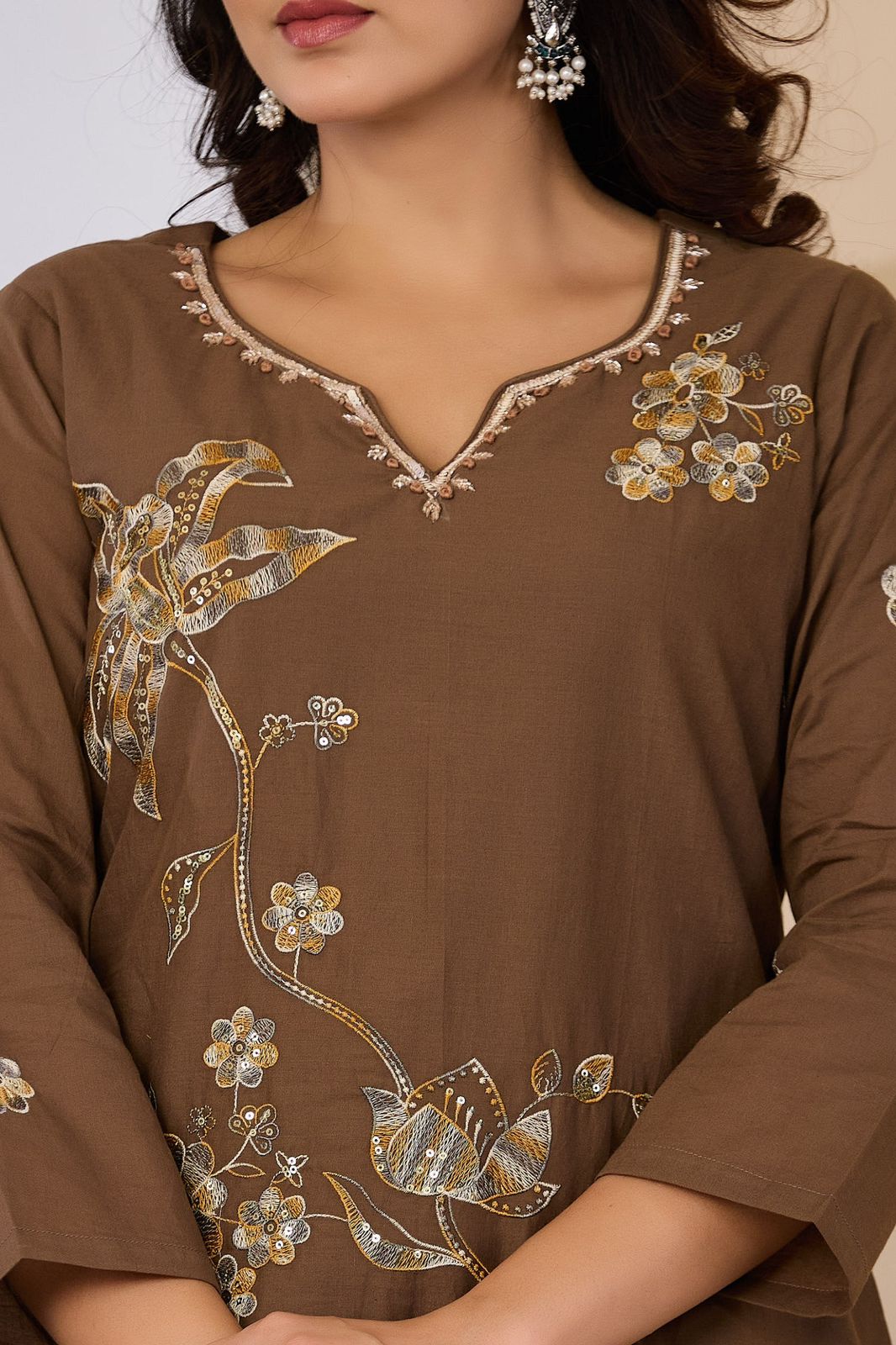 Mridvanshi Handwork Embroidered Cotton Kurta Set