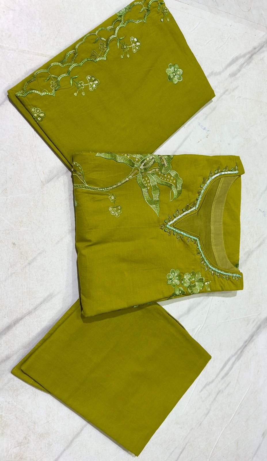 Mridvanshi Handwork Embroidered Cotton Kurta Set
