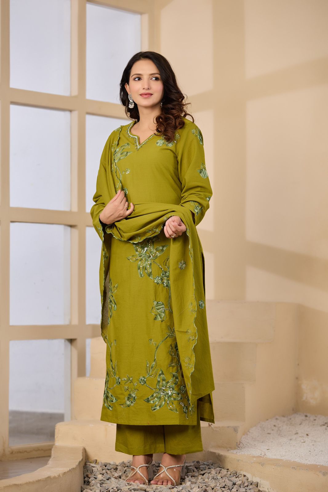 Mridvanshi Handwork Embroidered Cotton Kurta Set