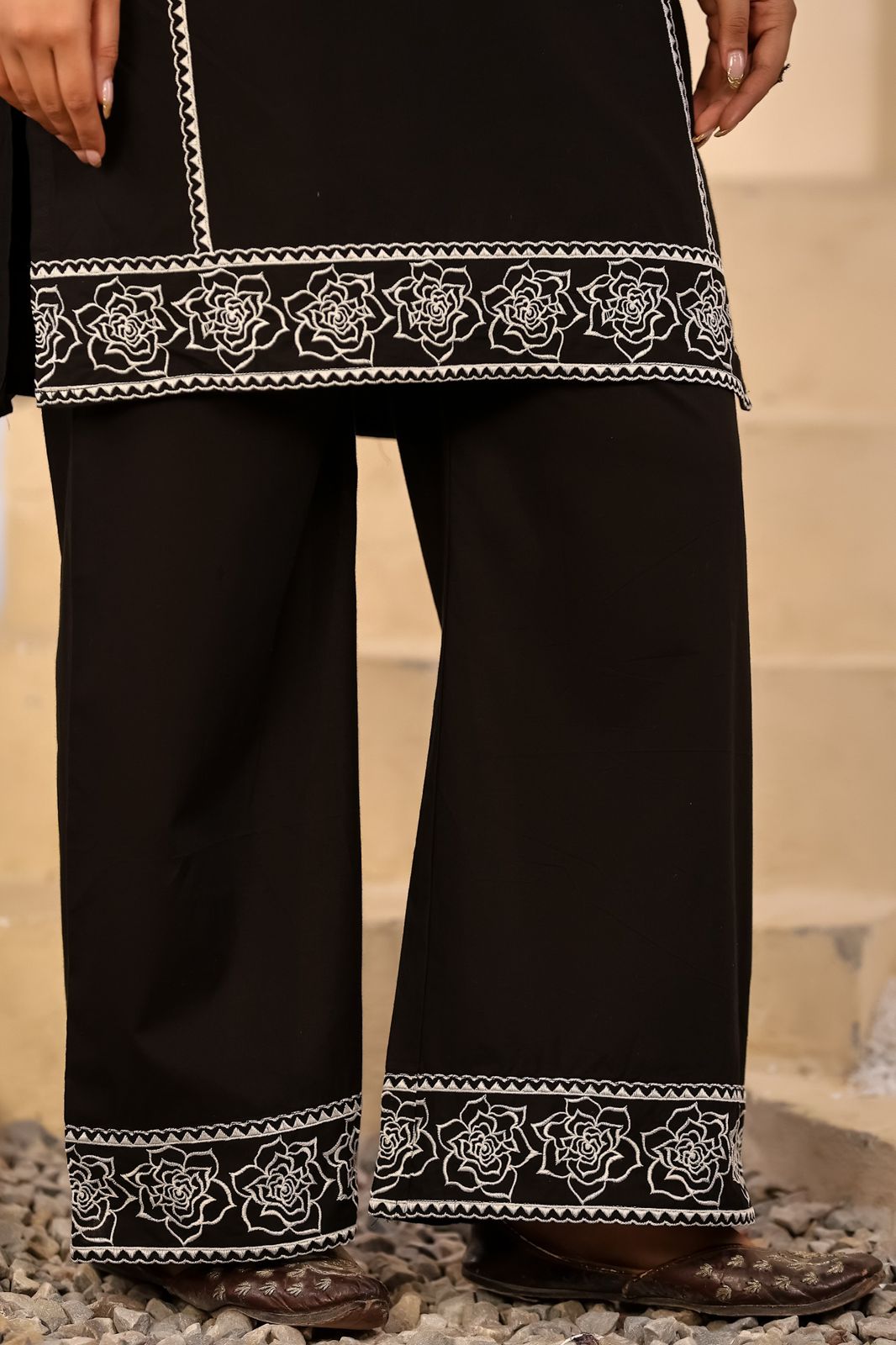 Shyamalika Handwork Embroidered Cotton Kurta Set
