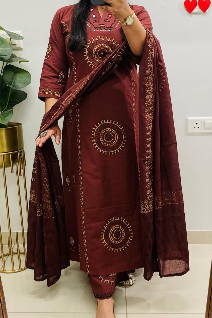 Mridhara Mirror Handwork Cotton Suit Set