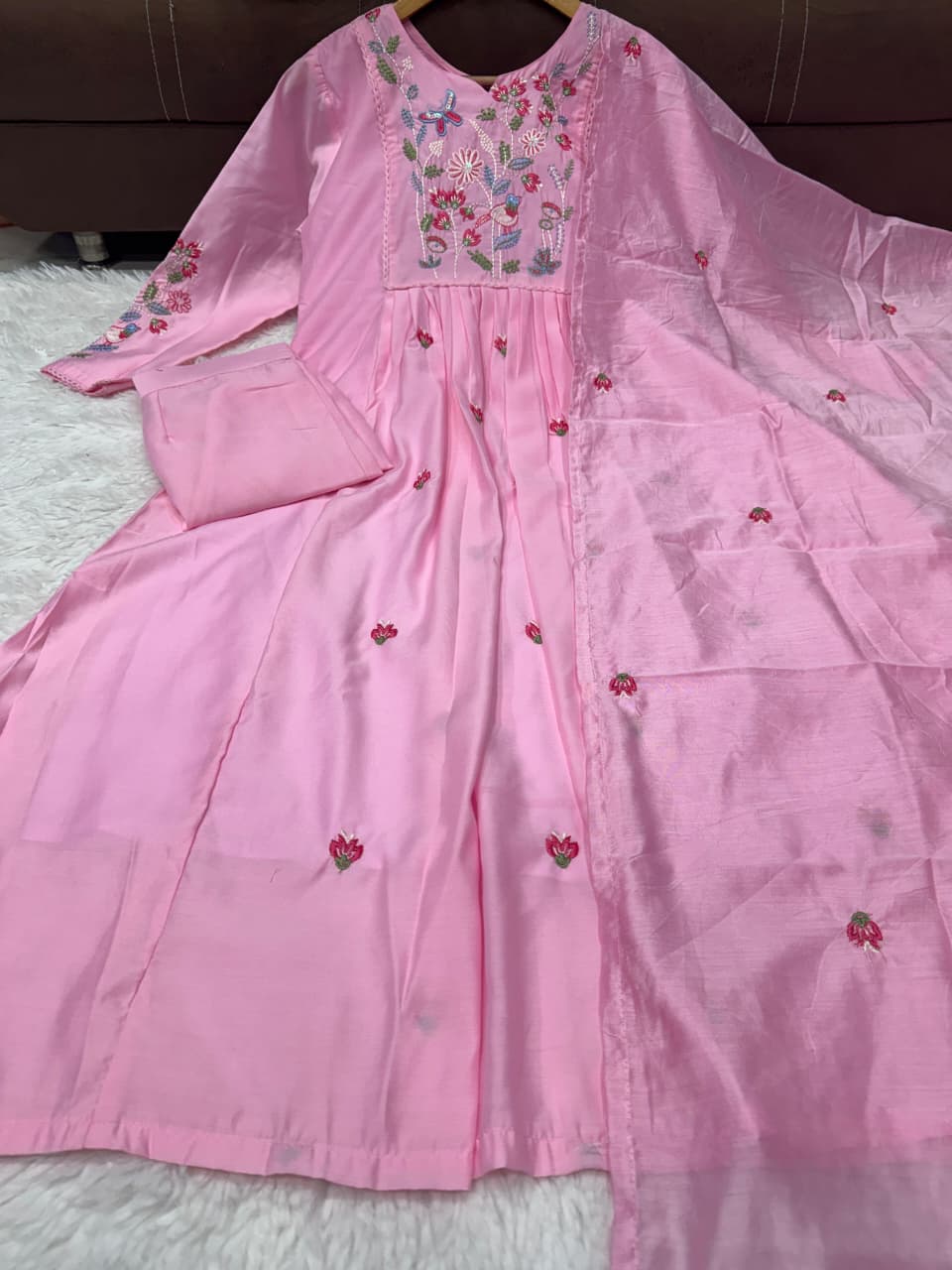 Gulrooh Embroidered Chanderi Silk Suit Set