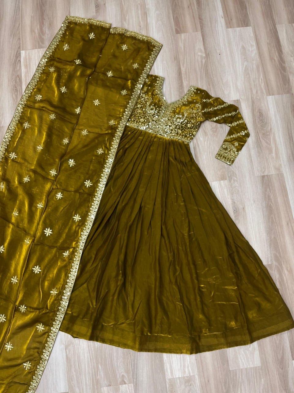 Kesariya Vaani Embroidered Gown Set