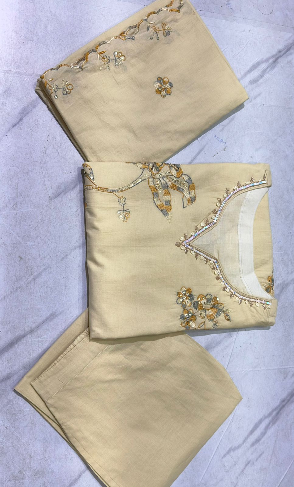 Mridvanshi Handwork Embroidered Cotton Kurta Set