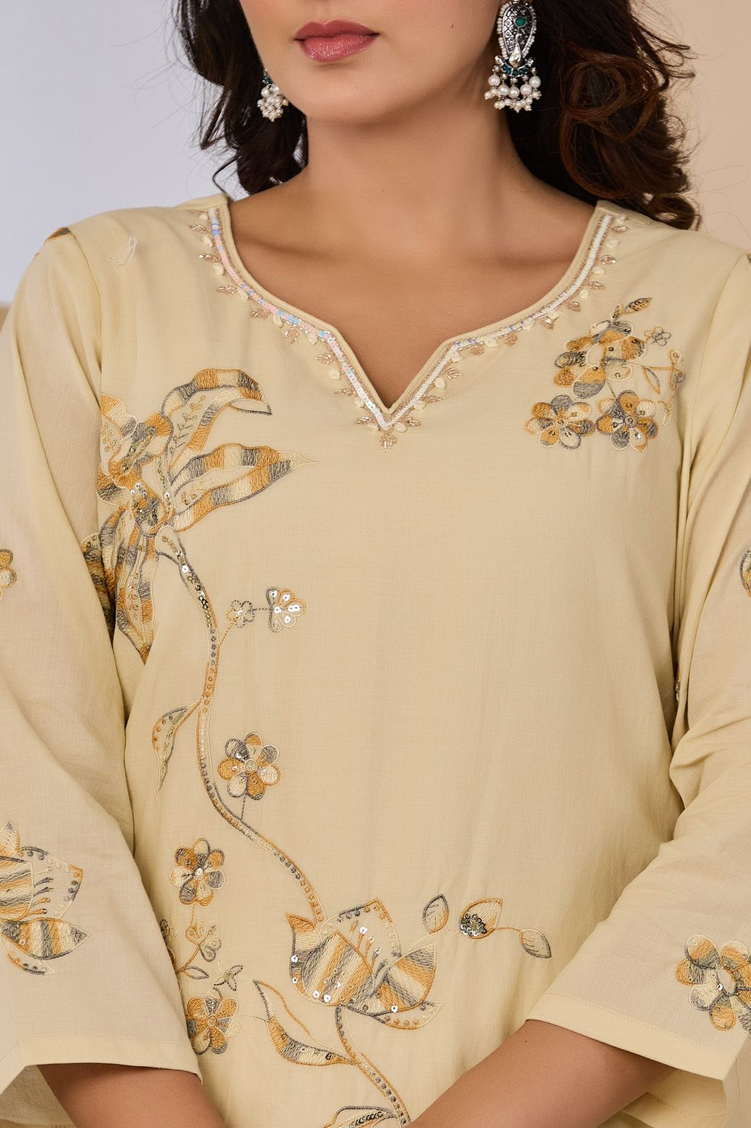 Mridvanshi Handwork Embroidered Cotton Kurta Set