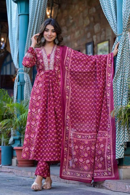 Lavender Harmony Kurta Pent With Dupatta Suit Set
