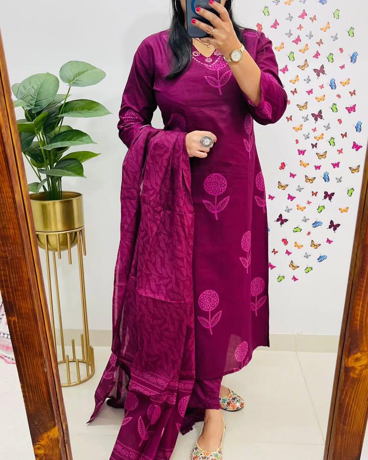 Elegance  purple Cotton Embroidered Suit Set