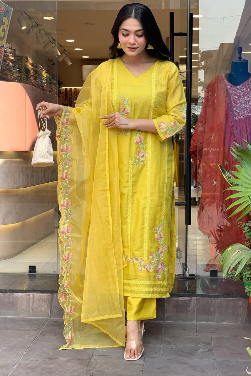 Noor-E-Zehra Chandri Handwork Kurta Set
