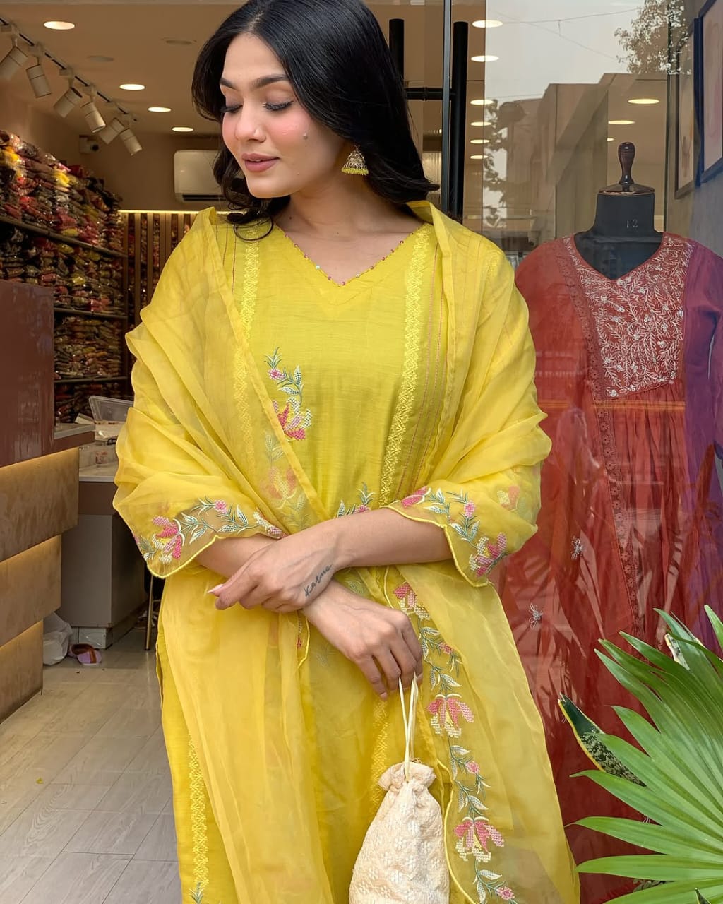 Noor-E-Zehra Chandri Handwork Kurta Set