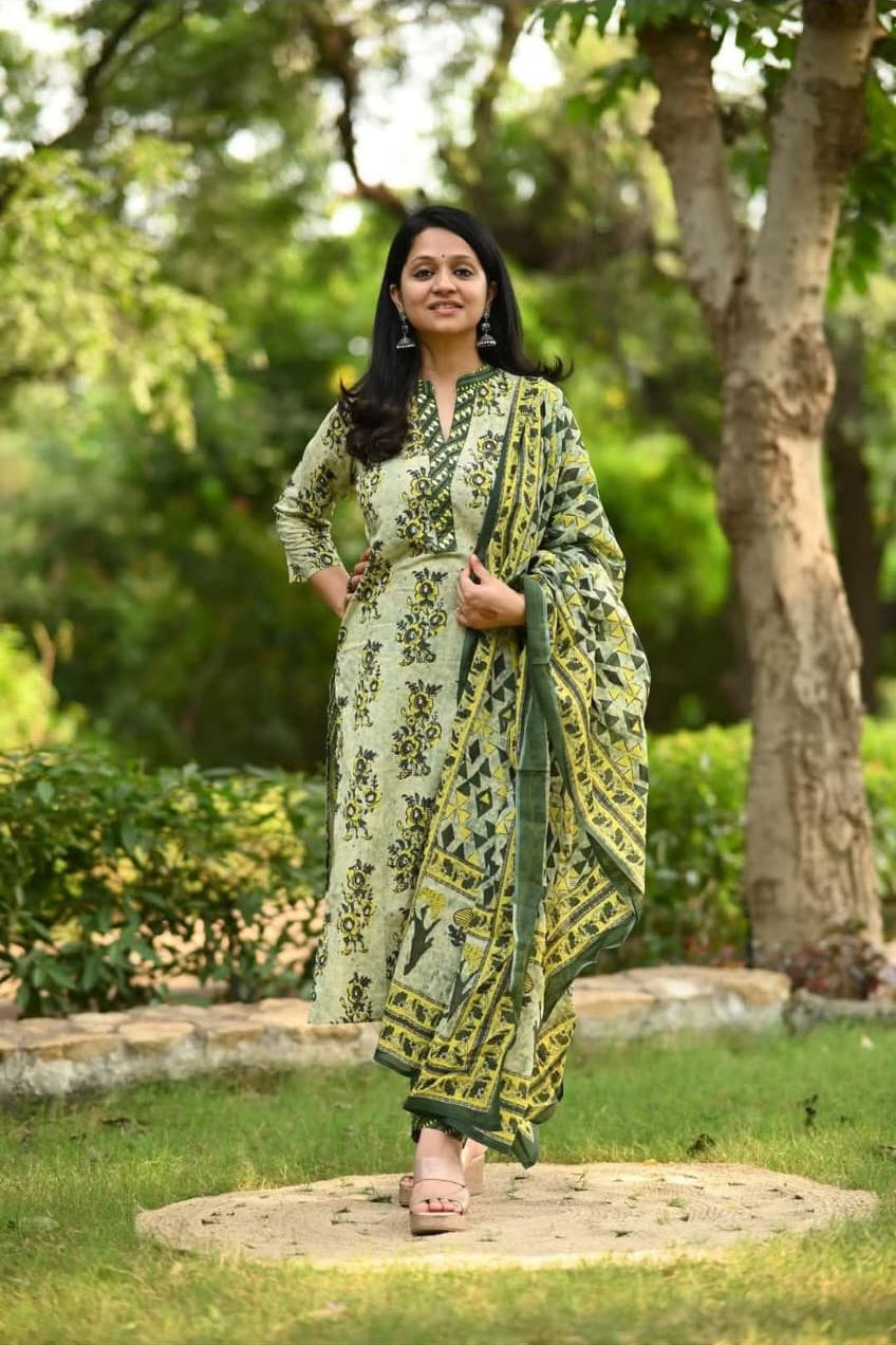 Hariyali Grace Printed Kurta Set