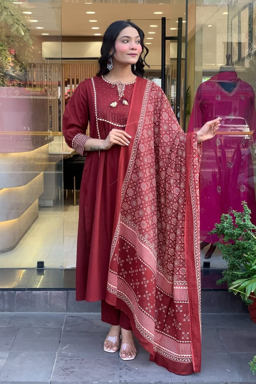 Gulzaar Embroidered Cotton Kurti Pant Dupatta Set
