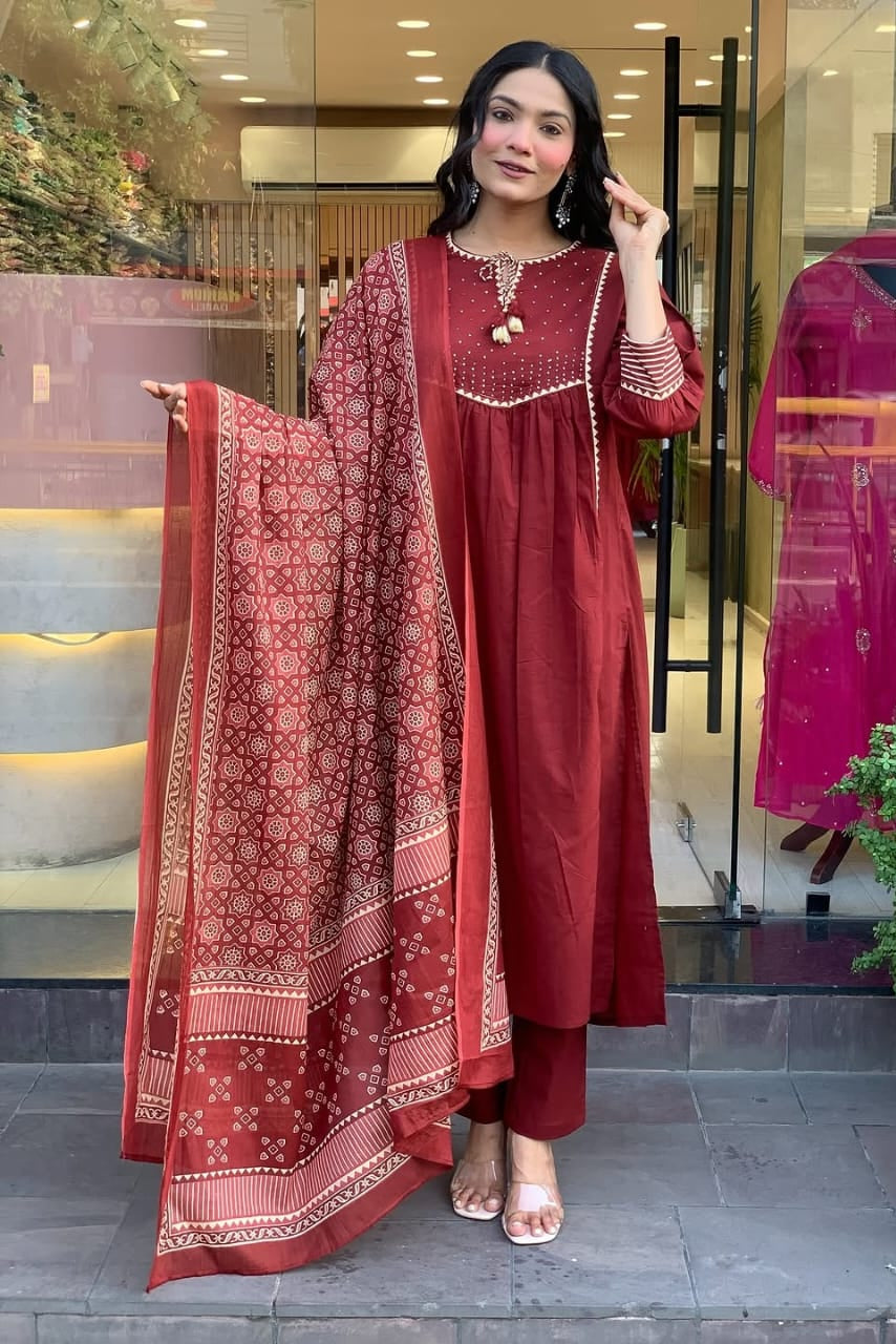 Gulzaar Embroidered Cotton Kurti Pant Dupatta Set