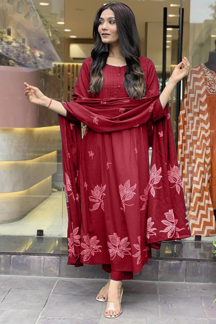 Elegance V-Neck Kurti Pant Dupatta Set