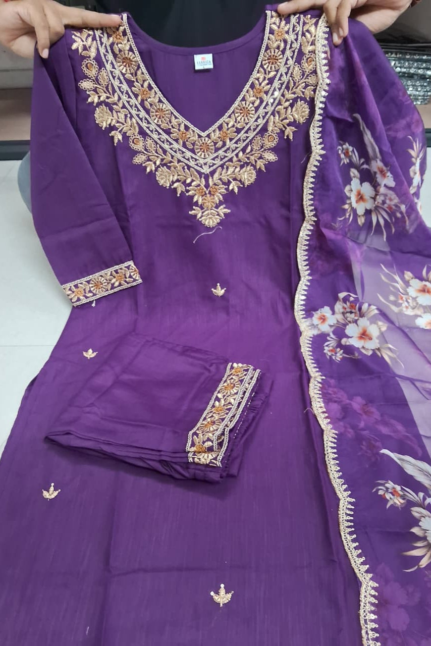 Noorvi Embroidery Sequins Kurti Set