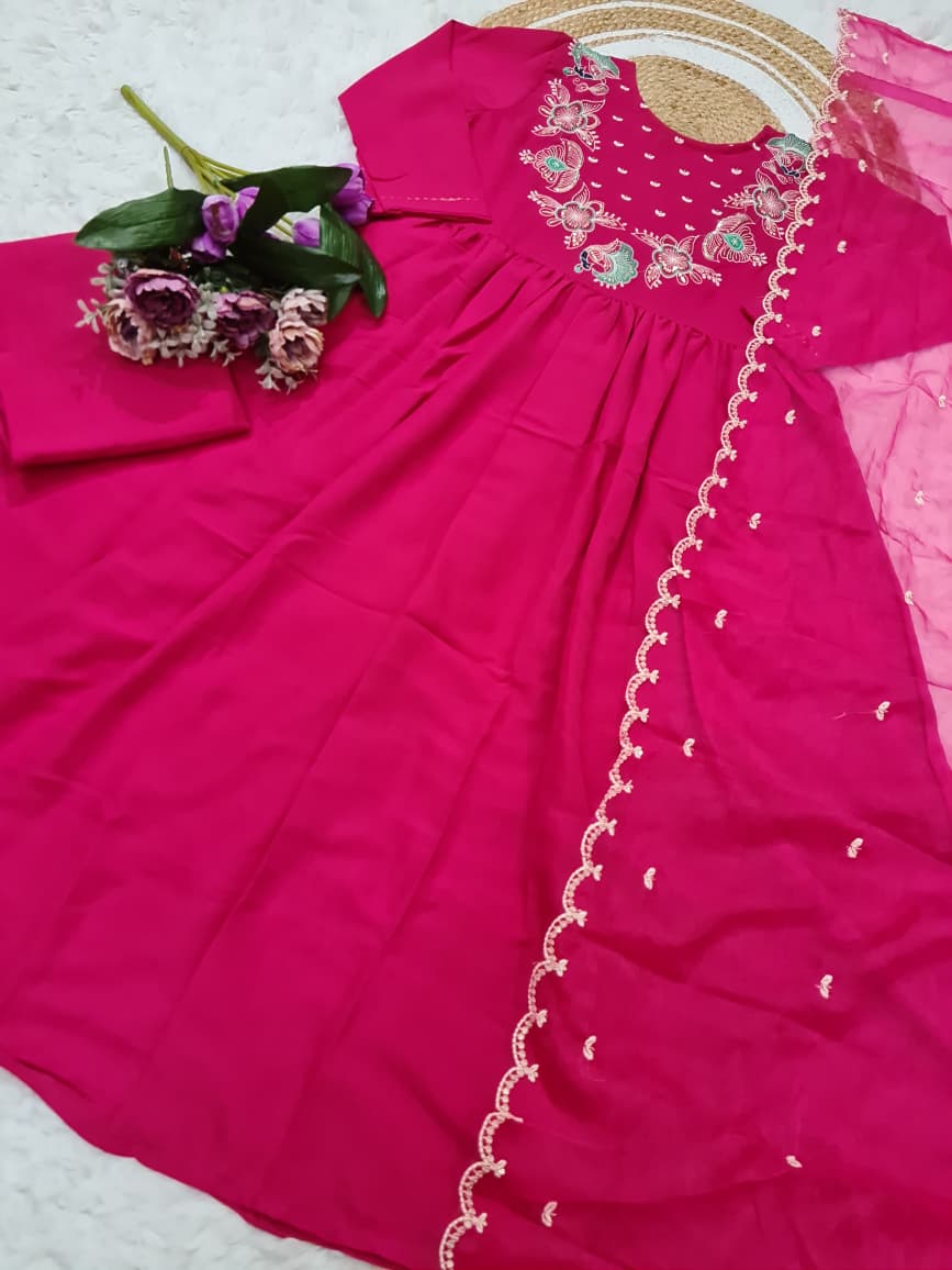 Pink Silk Grace Embroidered Kurti Pant Dupatta Set