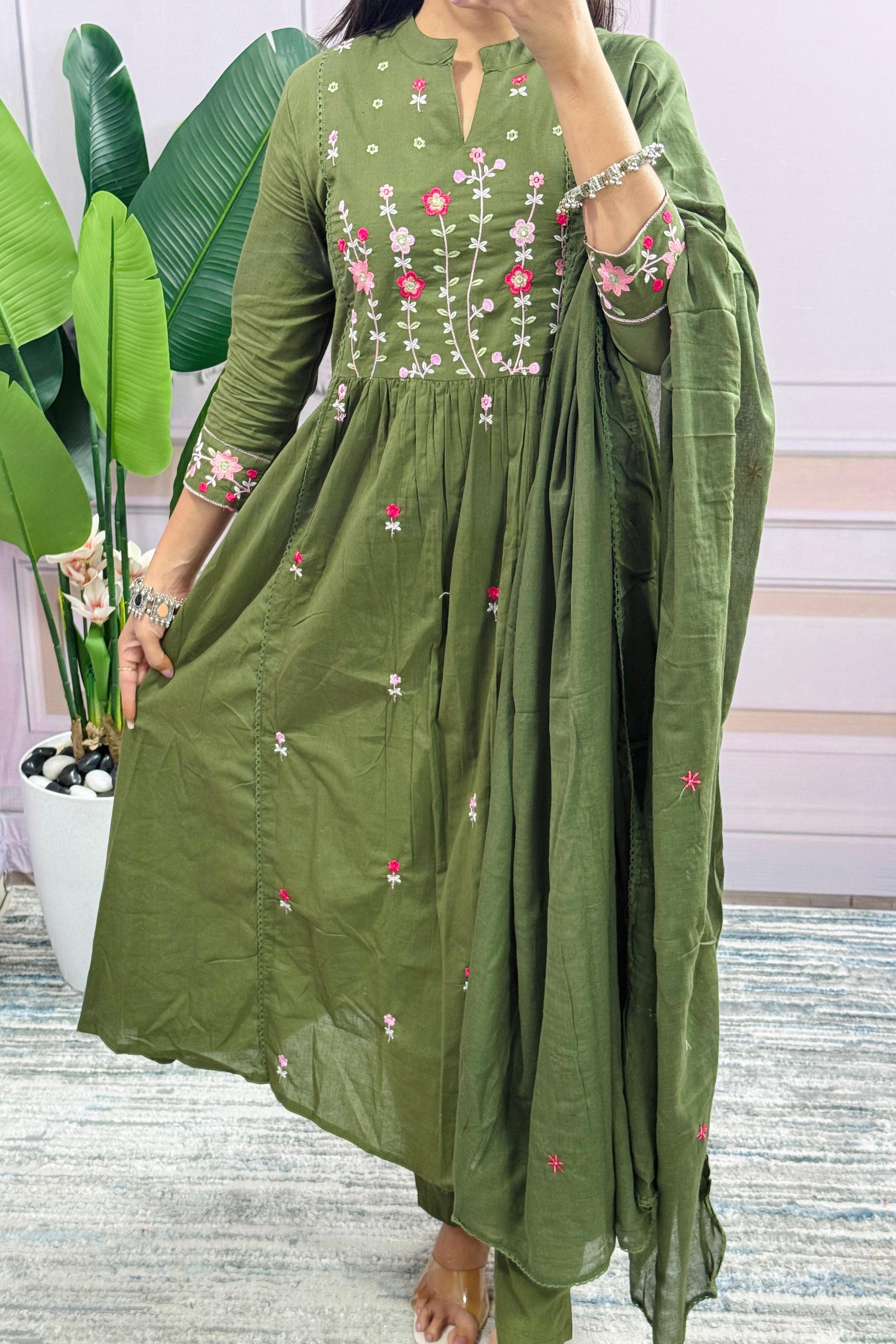 Gulnaaz Floral Charm Cotton Straight Gown Set”