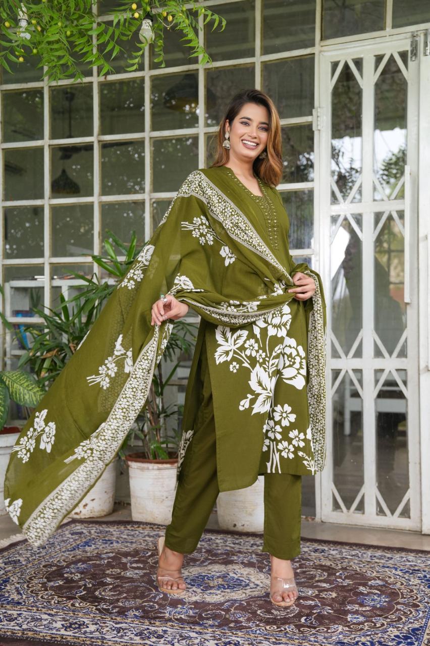 Nazaakat Handcrafted Cotton Kurti Pant Dupatta Set